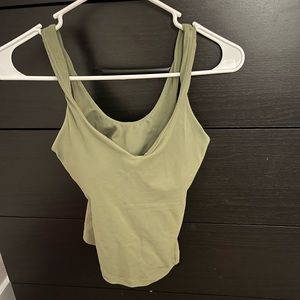 LULULEMON TANK SIZE 2,